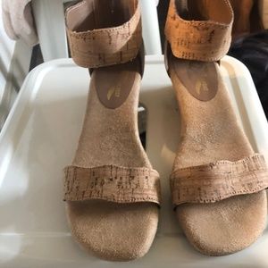 A2 Aerosoles Yet Around Edge Sandals